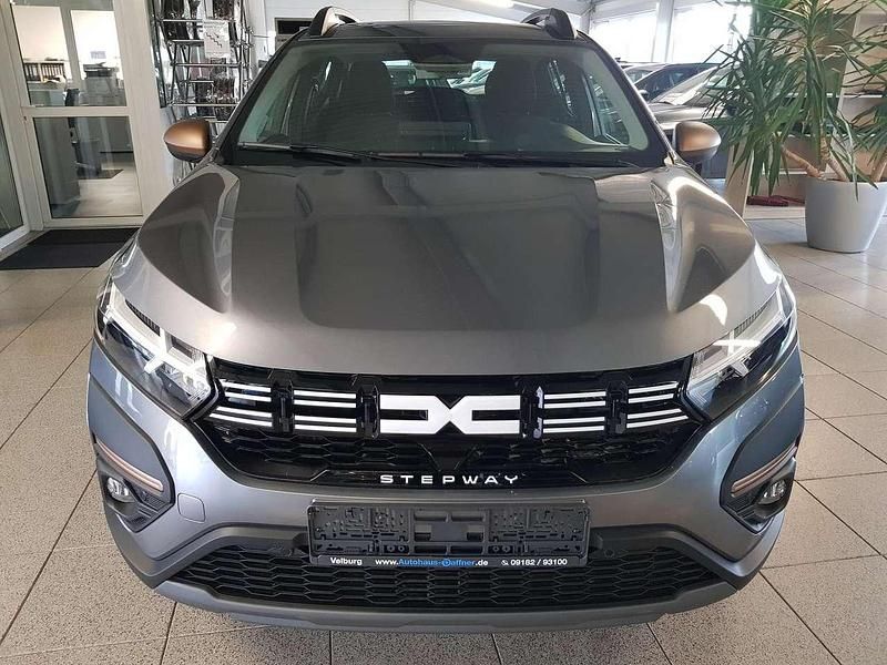 Gebraucht Dacia Sandero Stepway 101 PS (74 kW) 2025 Dolomitgrau metallic Kleinwagen