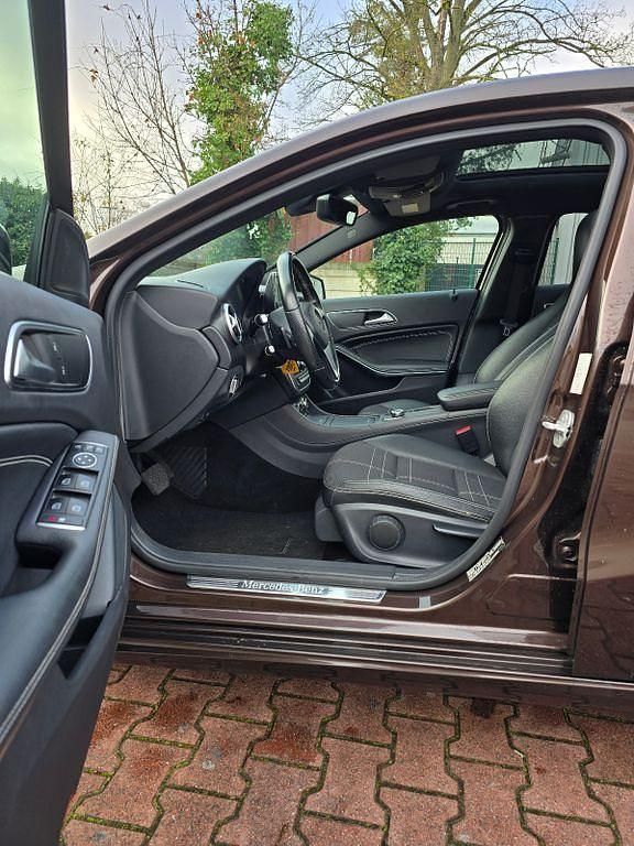 Gebraucht Mercedes A250 Night 211 PS (155 kW) 2015 Braun Limousine