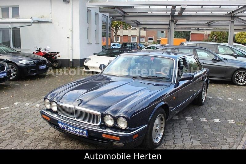 Blau Gebraucht 1997 Jaguar XJ Limousine | 5.990 € (Fairer Preis) - Bild 1/4