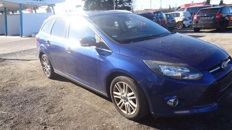 Gebraucht Ford Focus 125 PS (91 kW) 2014 Blau Kombi