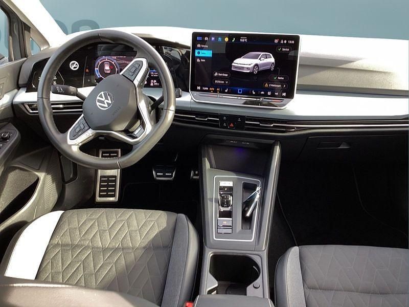 Gebraucht VW Golf VIII 150 PS (110 kW) 2025 Grau Kleinwagen