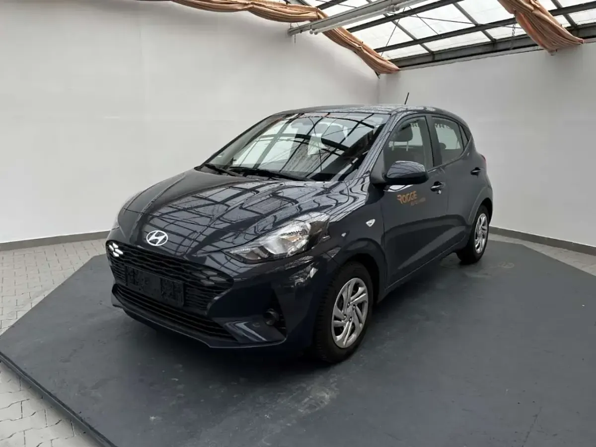 Gebraucht Hyundai i10 Select 63 PS (46 kW) 2025 Aurora grey / met Kleinwagen