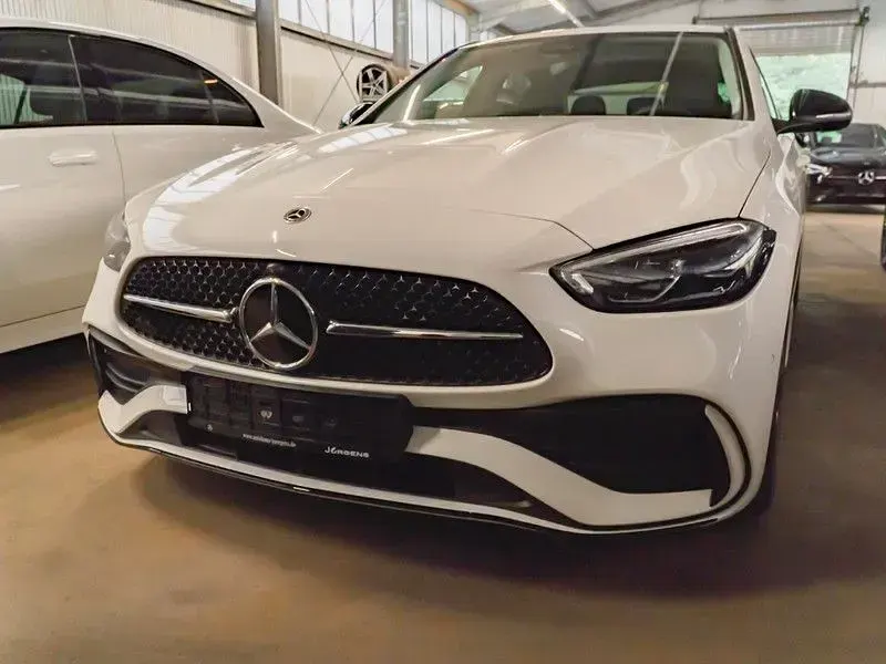 Gebraucht Mercedes C180 AMG 170 PS (125 kW) 2025 Weiss unilack polarweiss Limousine