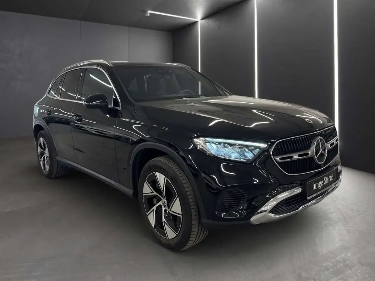 Gebraucht Mercedes GLC300 204 PS (150 kW) 2023 Schwarz SUV