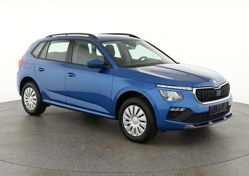 Race blau metallic Neu 2025 Skoda Kamiq Selection SUV | 27.545 € (Guter Preis) - Bild 1/4