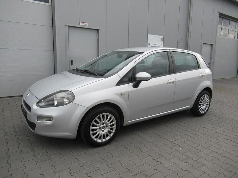 Gebraucht Fiat Punto Easy 69 PS (50 kW) 2012 Silber Kleinwagen
