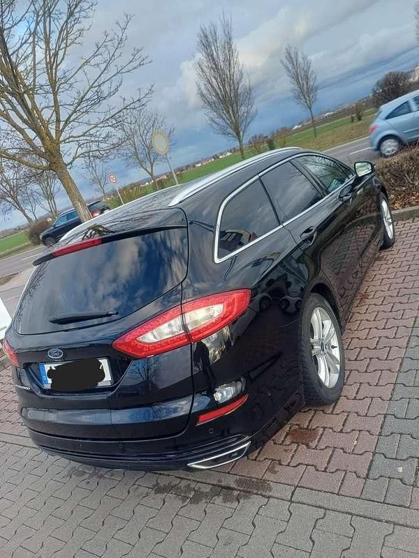 Gebraucht Ford Mondeo 179 PS (131 kW) 2016 Schwarz Kombi