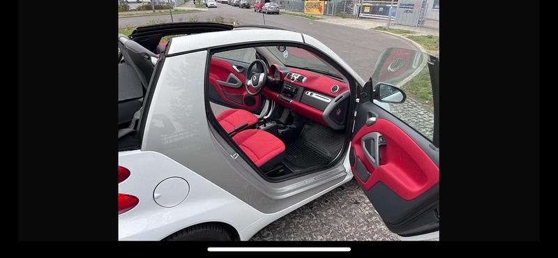 Weiß Gebraucht 2011 Smart ForTwo Cabrio Cabrio | 7.444 € - Bild 1/3