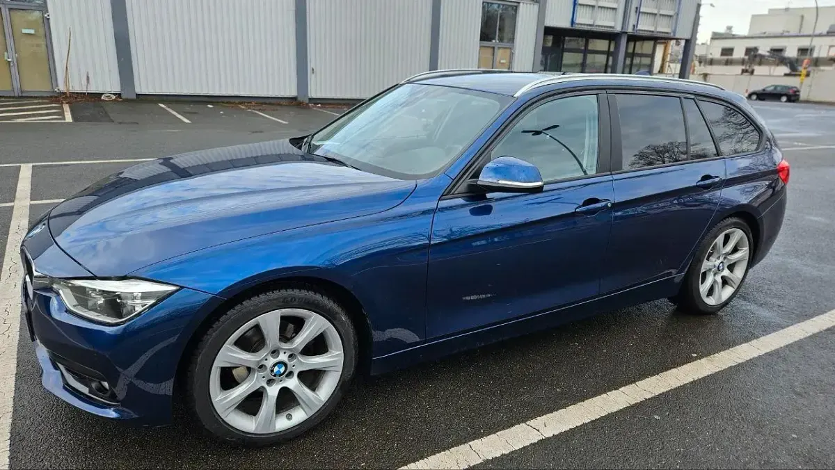 Second-hand BMW 320 Efficient Dynamics 163 CP (119 kW) 2018 Albastru Break