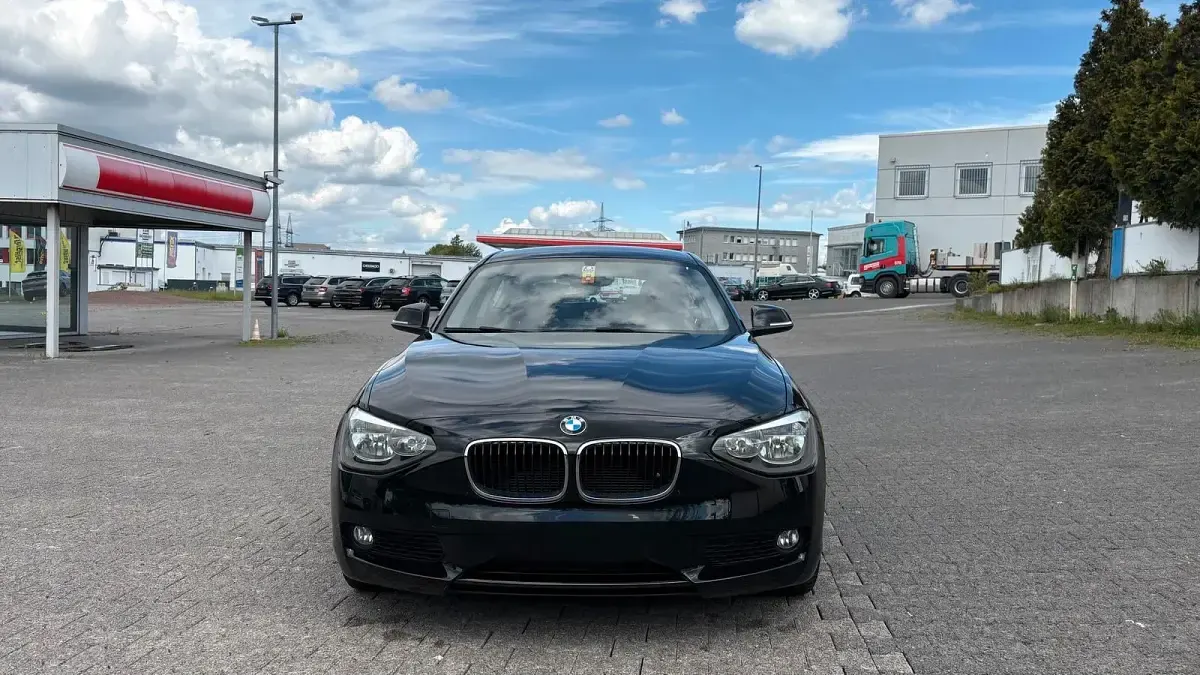 Gebraucht BMW 114 102 PS (75 kW) 2014 Schwarz Kleinwagen