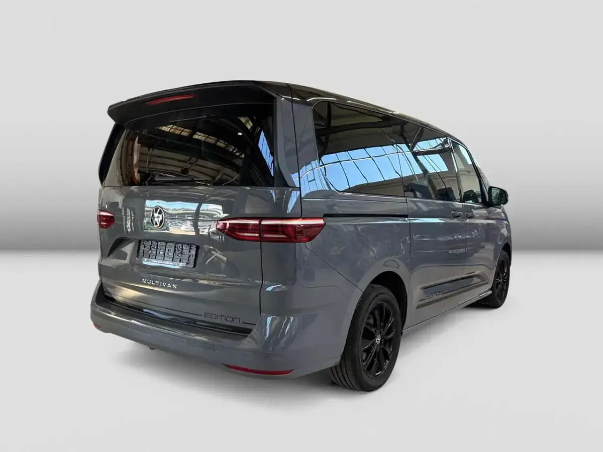 Gebraucht VW Multivan Edition 150 PS (110 kW) 2024 Pure grey Van / Kleinbus