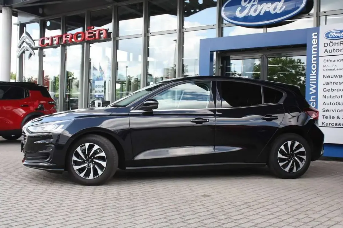 Gebraucht Ford Focus Titanium 125 PS (91 kW) 2024 Agate black Limousine