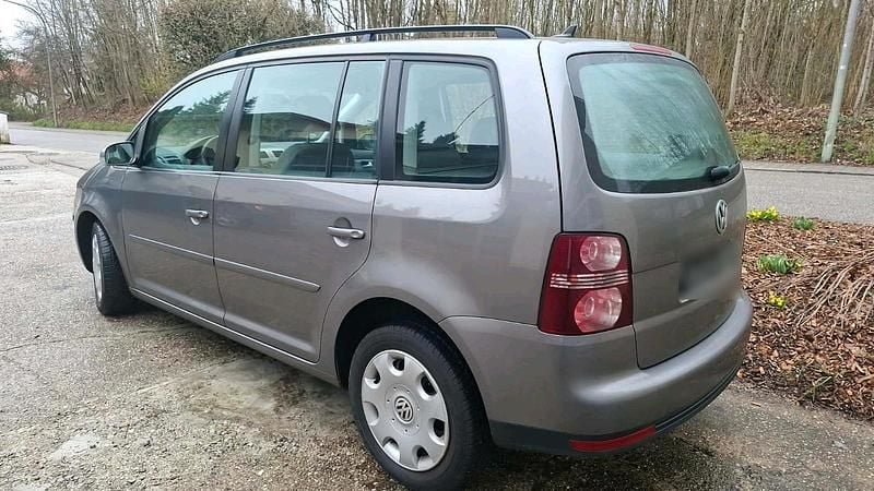 Gebraucht VW Touran 116 PS (85 kW) 2009 Grau Van / Kleinbus