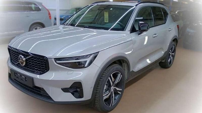 Silver dawn metallic Gebraucht 2025 Volvo XC40 SUV | 44.900 € (Etwas zu teuer) - Bild 1/4
