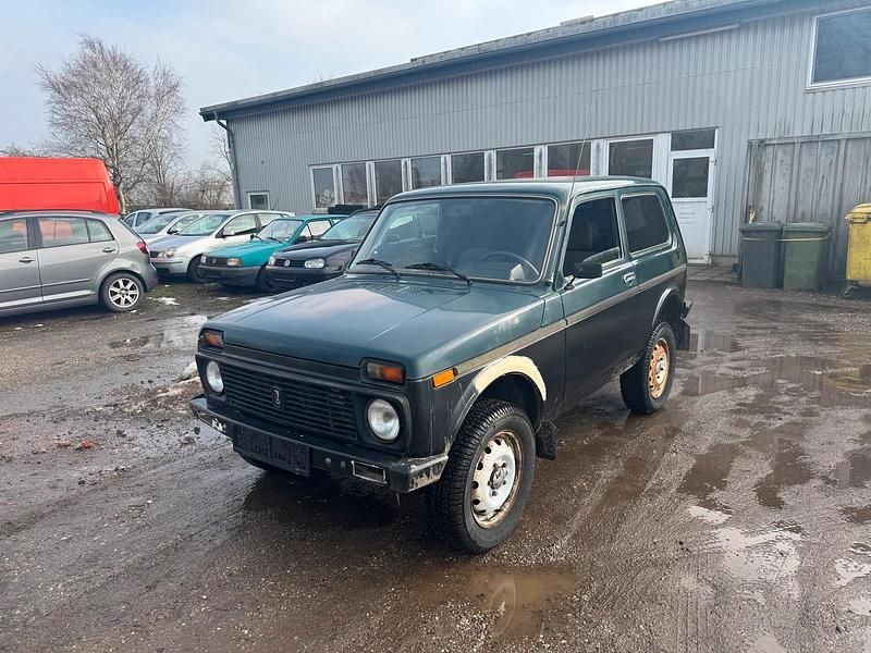 Gebraucht Lada niva 81 PS (59 kW) 2008 Grün SUV