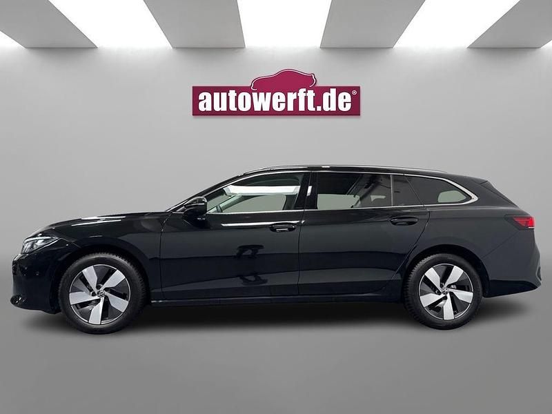 Gebraucht VW Passat IQ Drive 150 PS (110 kW) 2024 Schwarz Kombi