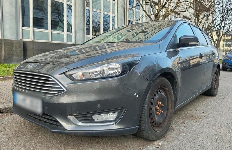 Gebraucht Ford Focus Titanium 120 PS (88 kW) 2014 Grün Kombi