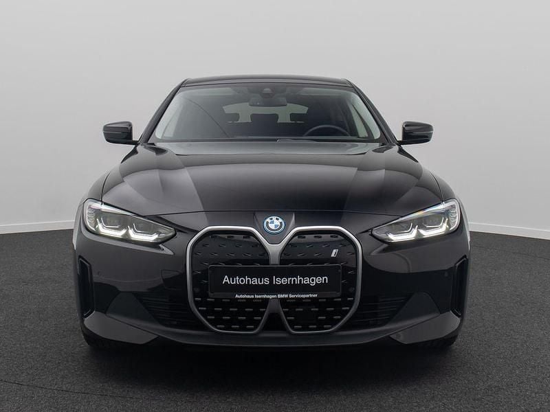 Second-hand BMW i4 Efficient Dynamics 210 kW (286 CP) 2023 Negru Berlinǎ