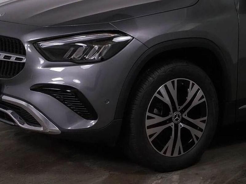 Gebraucht Mercedes GLA200 Advanced 163 PS (119 kW) 2024 Grau SUV