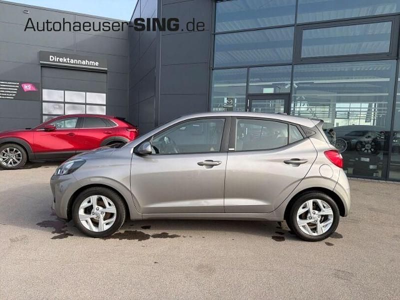 Gebraucht Hyundai i10 Trend 67 PS (49 kW) 2020 Grau Kleinwagen