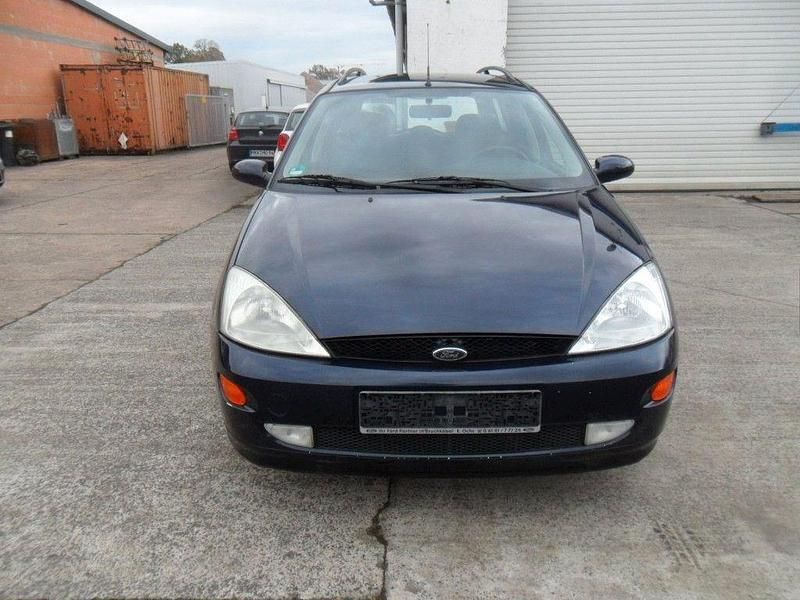 Gebraucht Ford Focus 101 PS (74 kW) 2001 Blau Kombi