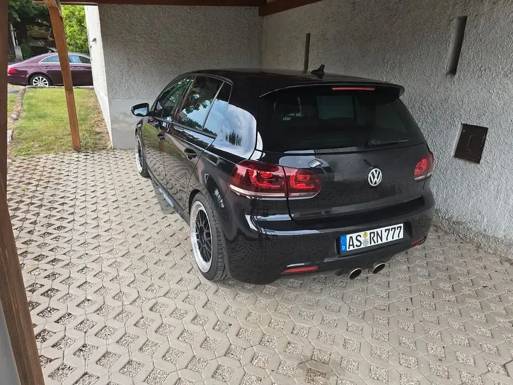 Gebraucht VW Golf VI Highline 122 PS (89 kW) 2010 Schwarz Kleinwagen