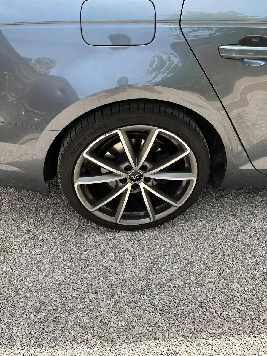 Gebraucht Audi A4 190 PS (139 kW) 2017 Grau Kombi