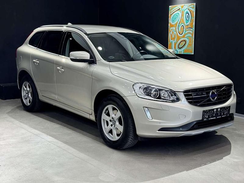 Gebraucht Volvo XC60 Kinetic 190 PS (139 kW) 2016 Luminous sand / metallic SUV