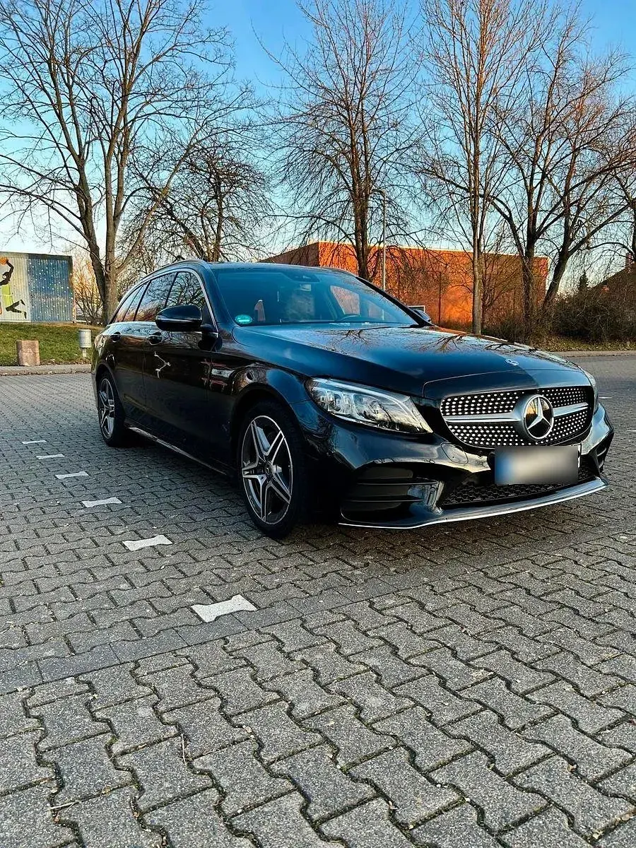 Gebraucht Mercedes C180 AMG 122 PS (89 kW) 2019 Schwarz Kombi