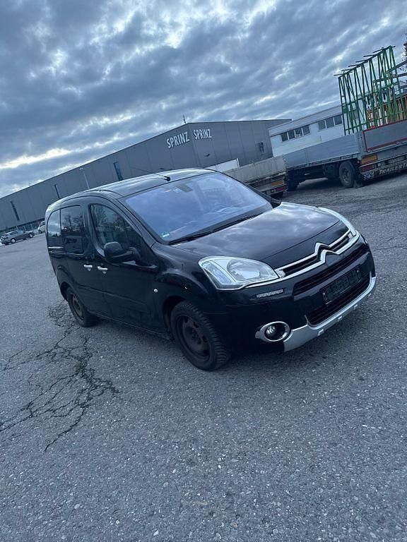 Gebraucht Citroën Berlingo SELECTION 114 PS (83 kW) 2014 Schwarz Van / Kleinbus