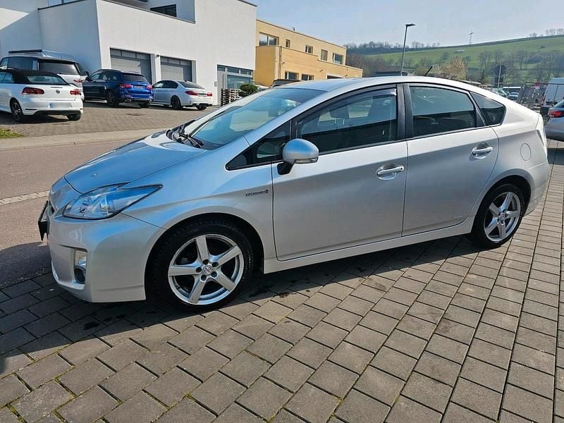 Gebraucht Toyota Prius 136 PS (100 kW) 2010 Silber Kleinwagen