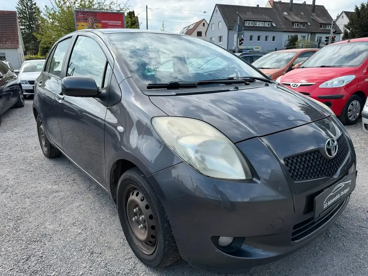 Gebraucht Toyota Yaris 86 PS (63 kW) 2008 Grau Kleinwagen