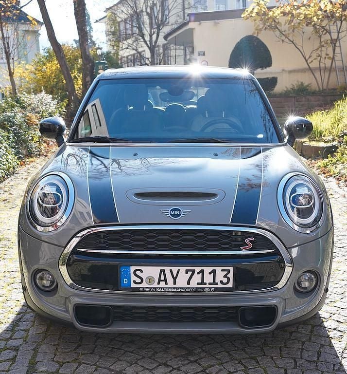 Grau Gebraucht 2020 Mini Cooper S Kleinwagen | 23.900 € (Teuer) - Bild 1/4