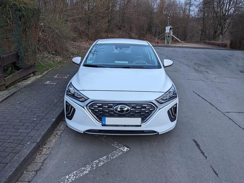 Gebraucht Hyundai Ioniq Trend 141 PS (103 kW) 2022 Weiß Kleinwagen