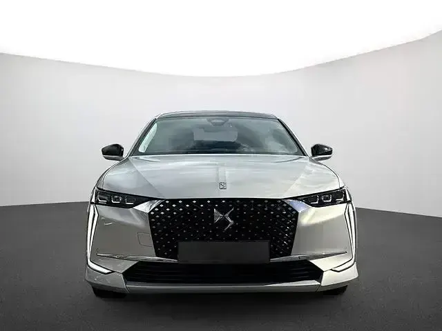 Gebraucht DS Automobiles DS4 Performance Line Plus 131 PS (96 kW) 2023 Lackierung chrystal pearl/typ aussenverkleidung metalliclackierung SUV
