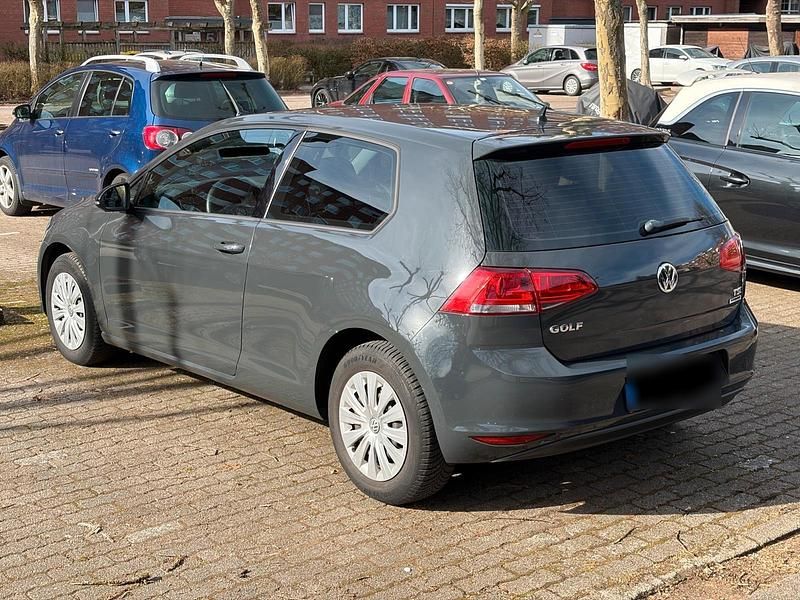 Gebraucht VW Golf VII 86 PS (63 kW) 2015 Grau Limousine