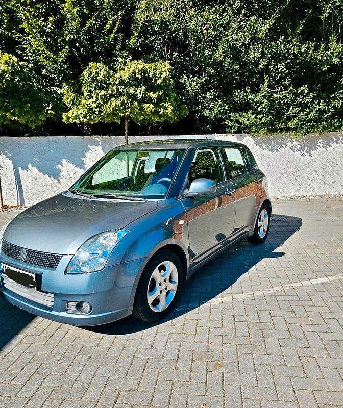 Grau Gebraucht 2007 Suzuki Swift Kleinwagen | 1.950 € (Fairer Preis) - Bild 1/4