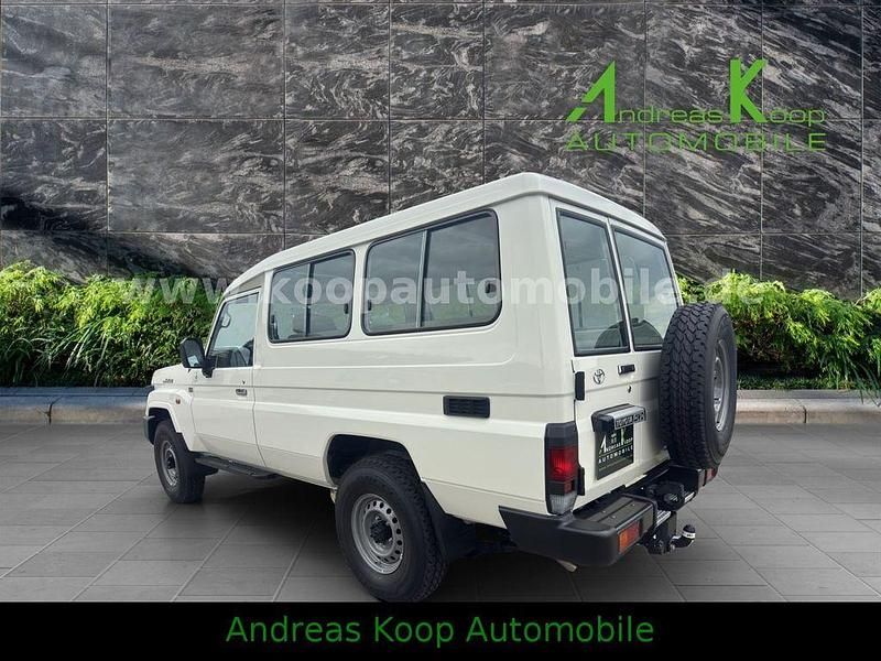Neu Toyota Land Cruiser 204 PS (150 kW) 2025 Weiß SUV