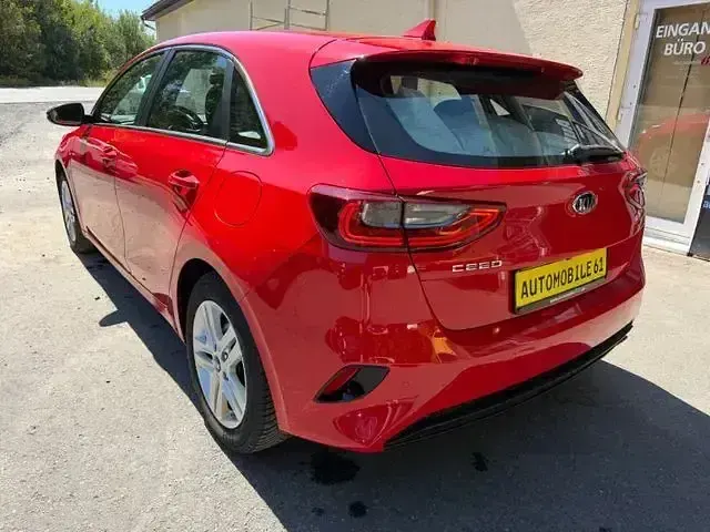 Gebraucht Kia Ceed Vision 140 PS (102 kW) 2019 Rot Kleinwagen