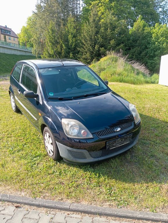 Blau Gebraucht 2006 Ford Fiesta Kleinwagen | 800 € (Guter Preis) - Bild 1/4