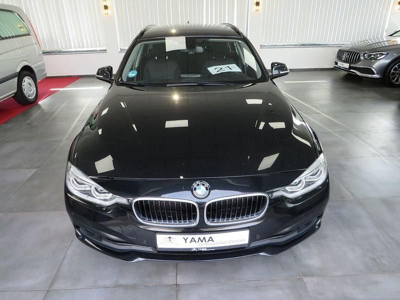 Gebraucht BMW 320 Advantage 190 PS (139 kW) 2019 Schwarz Kombi