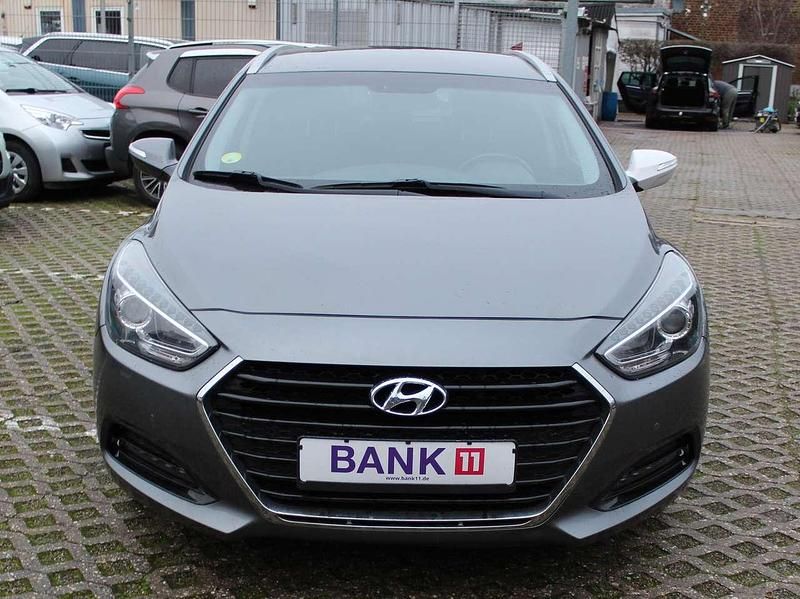 Gebraucht Hyundai i40 116 PS (85 kW) 2017 Grau Kombi