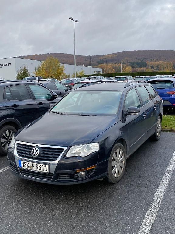 Schwarz Gebraucht 2010 VW Passat Comfortline Kombi | 2.700 € (Superpreis) - Bild 1/4