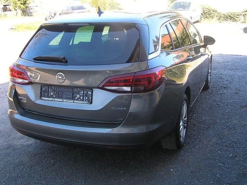 Używany Opel Astra Dynamic 125 KM (91 kW) 2018 Szary Kombi