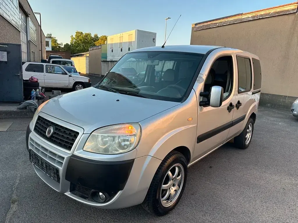 Gebraucht Fiat Doblò 84 PS (61 kW) 2008 Silber Van / Kleinbus