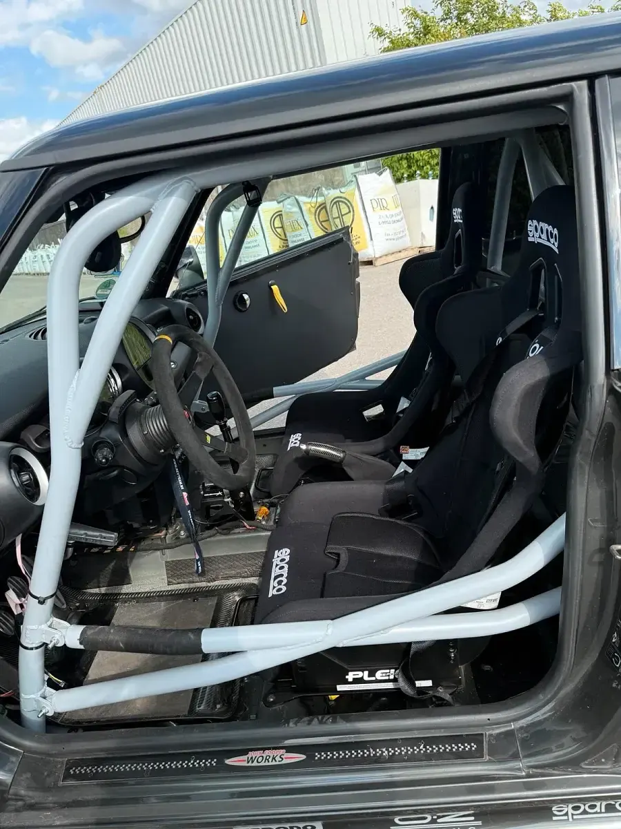 Gebraucht Mini John Cooper Works 211 PS (155 kW) 2011 Grau Kleinwagen