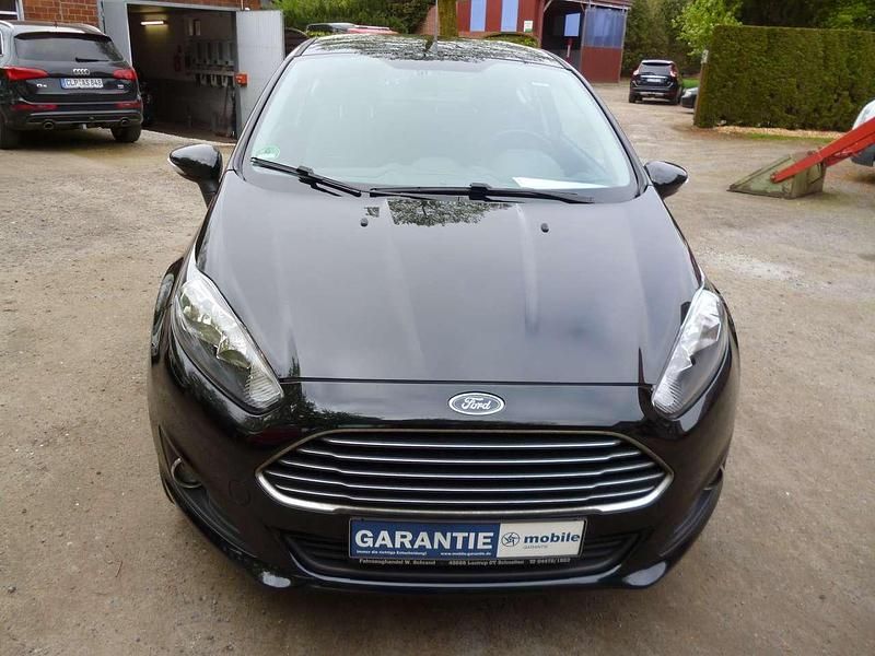 Gebraucht Ford Fiesta Trend 82 PS (60 kW) 2013 Pantherschwarz metallic Kleinwagen
