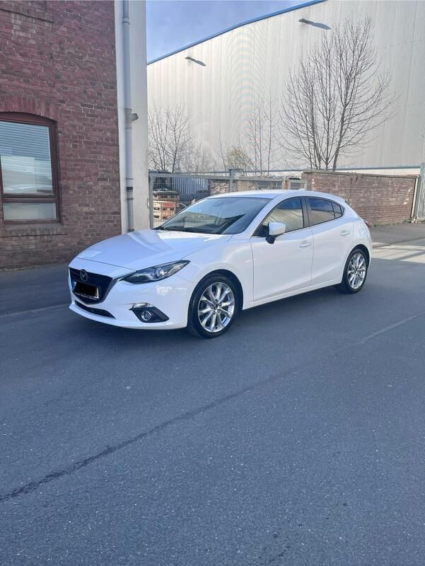 Weiß Gebraucht 2014 Mazda 3 Sports-Line Limousine | 10.000 € (Etwas zu teuer) - Bild 1/4
