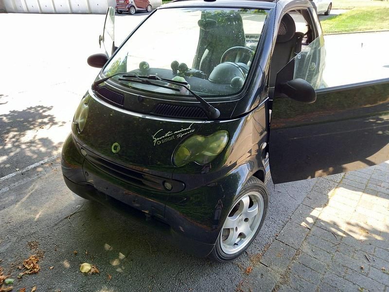 Schwarz Gebraucht 2004 Smart ForTwo Cabrio Cabrio | 3.300 € (Etwas zu teuer) - Bild 1/4