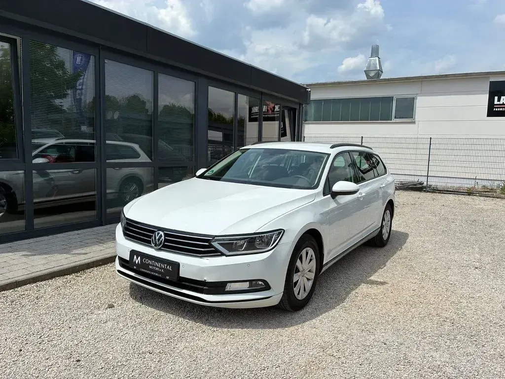 Gebraucht VW Passat 150 PS (110 kW) 2018 Weiß Kombi